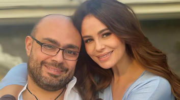 دينا فؤاد تدعم كارول سماحة خلال تشييع جنازة المنتج وليد مصطفى